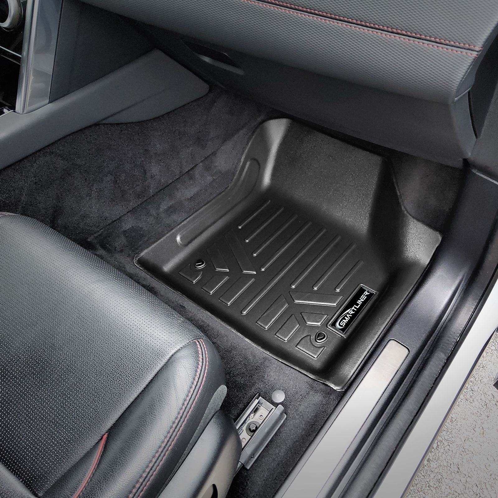 SMARTLINER 2020 - 2025 Land Rover Discovery Sport 5 Passenger Custom Fit Floor Liners