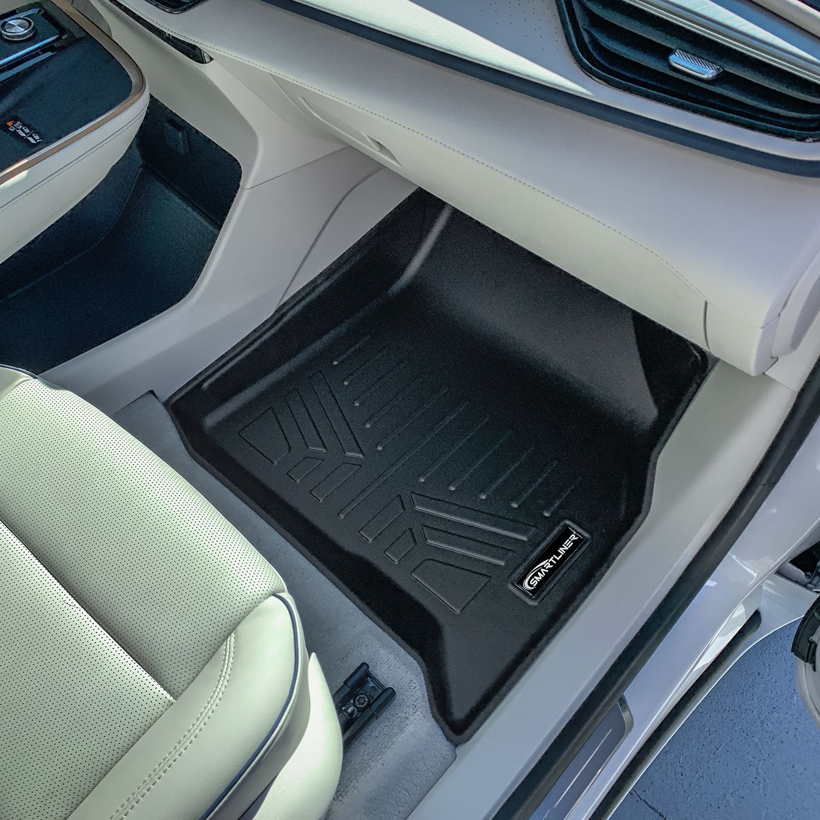 SMARTLINER 2024 - 2025 Chevrolet Traverse 8 Passenger Custom Fit Floor Liners