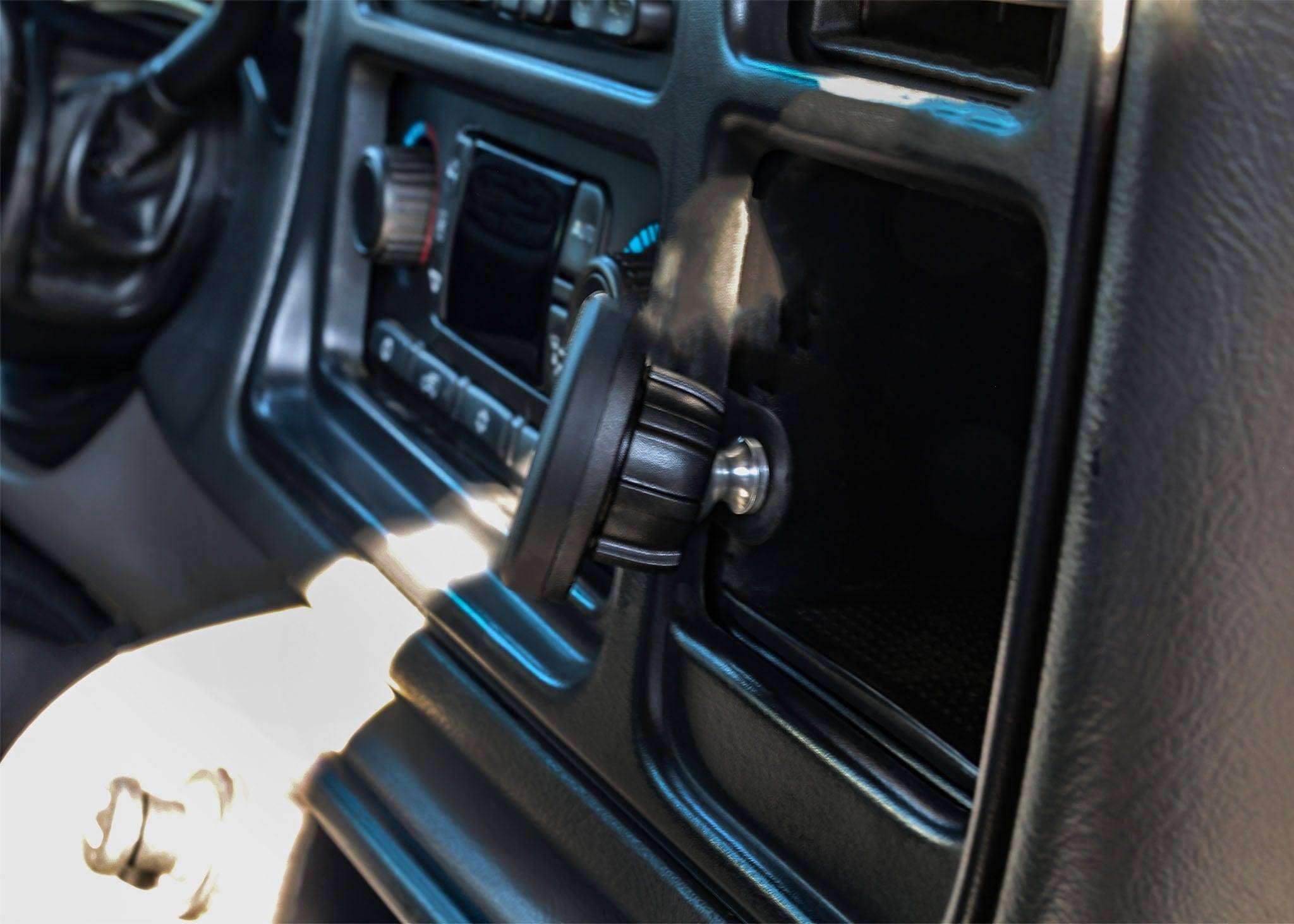 DirectFit Phone Mount: Chevrolet Suburban/Tahoe, Silverado/Sierra, GMC Yukon/XL/Denali, Cadillac Escalade (2000-2006)