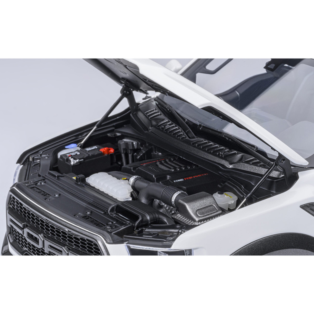 2019 Ford F-150 Raptor Pickup Truck Oxford White 1/18 Model Car