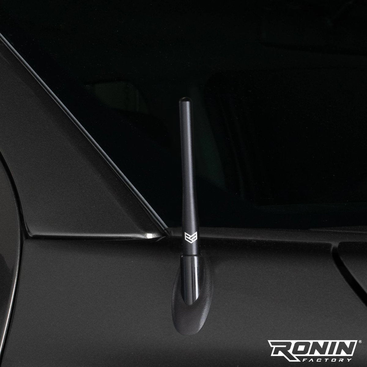 FORD TUFFLOCK® SHORT ANTENNA (4 INCH)
