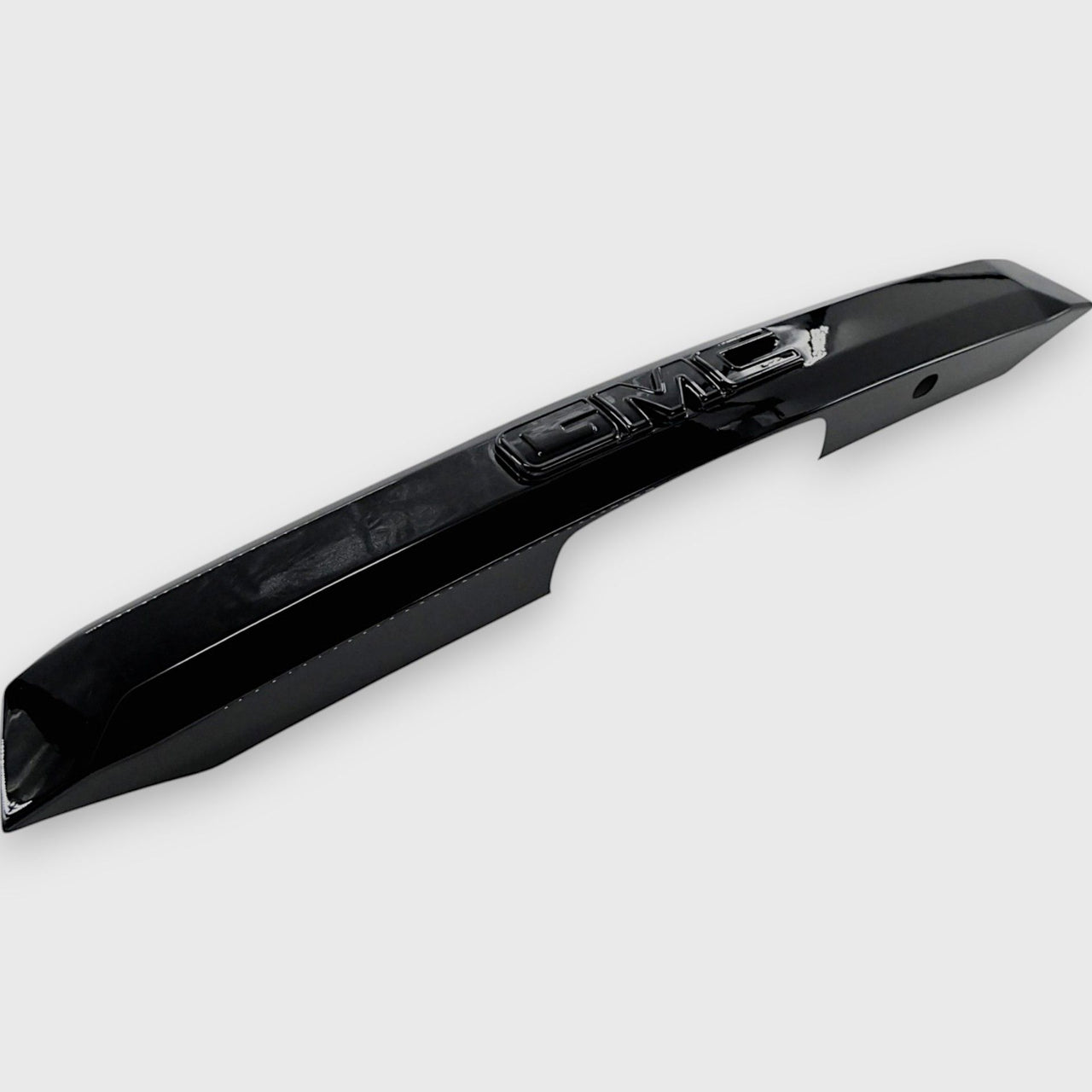 2021-24 GMC Yukon/Yukon XL 1 PC Gloss Black Tape-on Tailgate Molding